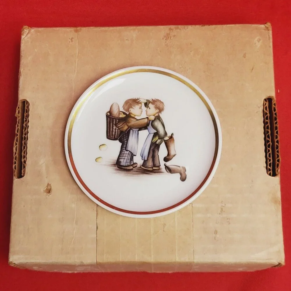 Schmid Berta Hummel Museum Miniature Plate Collection 1979